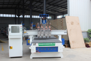 Máquina enrutadora CNC ATC con cuatro cabezales 3000X2000 Taladro de madera y corte de cuchillos Sistema de control DSP - Product Image 4