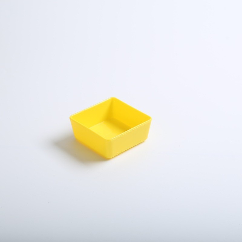 Single-compartment dish (yellow) made of food-grade PP material