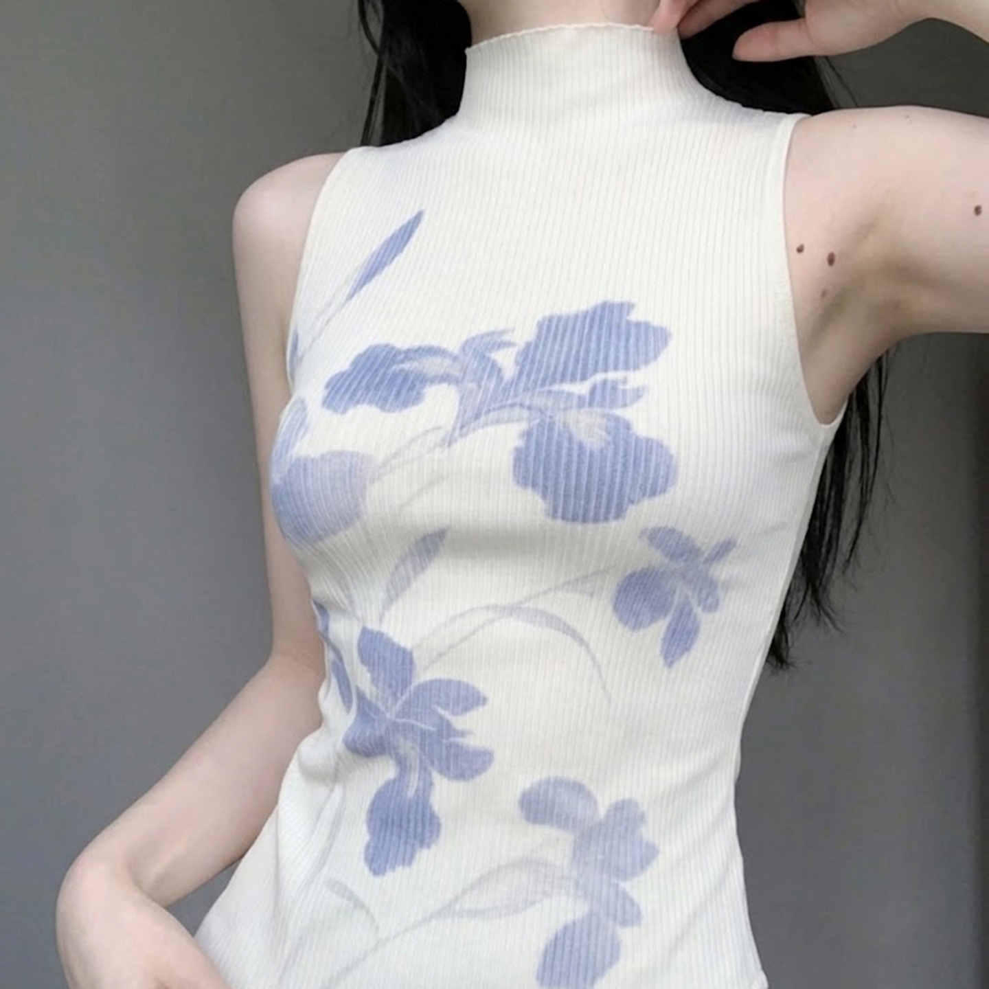 สีขาว