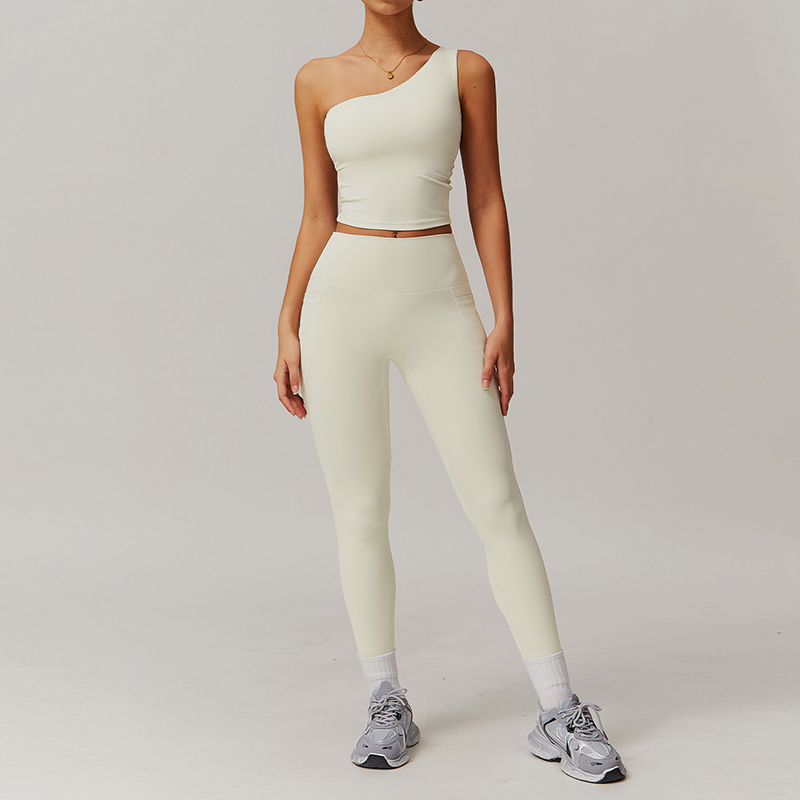 Apricot color