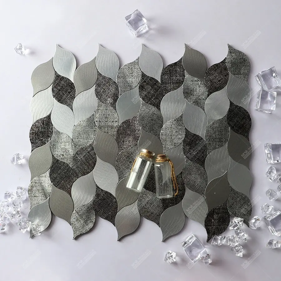 Meglio di Sé Adesivo Resistenza All'acqua Bagno Wc Backsplash Della Cucina Della Parete Del Pvc Del Vinile Composito Mattonelle di Mosaico di Metallo Buccia E Bastone