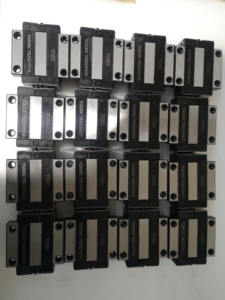 HGR15的工厂价格方形直线轴承座HGH15CA HGW15CC直线导轨 - Product Image 5