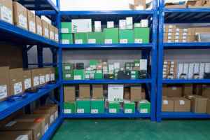 Original neue Schneider Electric TM221C16R Programmier bare Logik steuerung der Serie M221 von Modicon