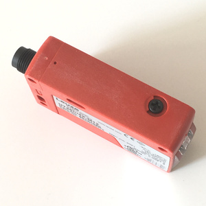Operating <strong>range</strong> 0.05 to 0.2m Light switching DRT25C.3/L6-M12 50141897 npn <strong>Dynamic</strong> reference diffuse <strong>sensor</strong> Leuze <strong>sensors</strong> - Product Image 3
