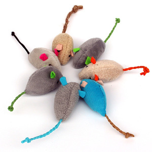 Ratón de juguete para gato de hierba gatera resistente a los arañazos - Product Image 1