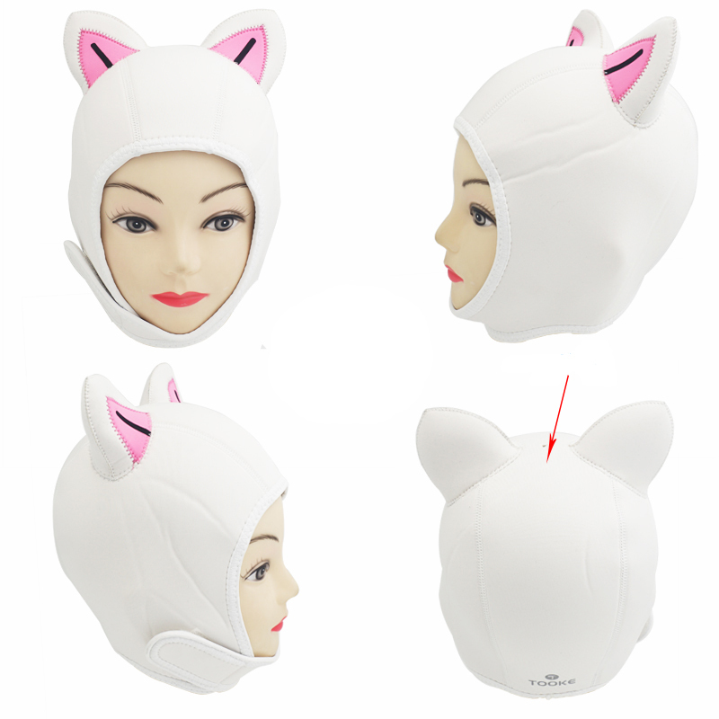white cat+pink ear
