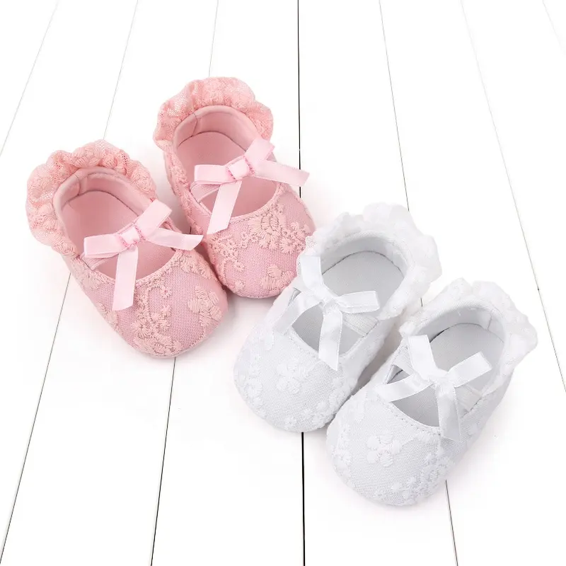 Chaussures habillées bébé mignonnes en dentelle brodée nœud papillon nouveau-né enfants filles semelle en coton premier marcheur princesse fête