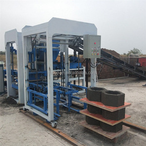 Máquina de fabricación de ladrillos entrelazados Thai 3-15, carga de arena eficiente, descarga, núcleo de molde duradero para producción de bloques huecos - Product Image 1