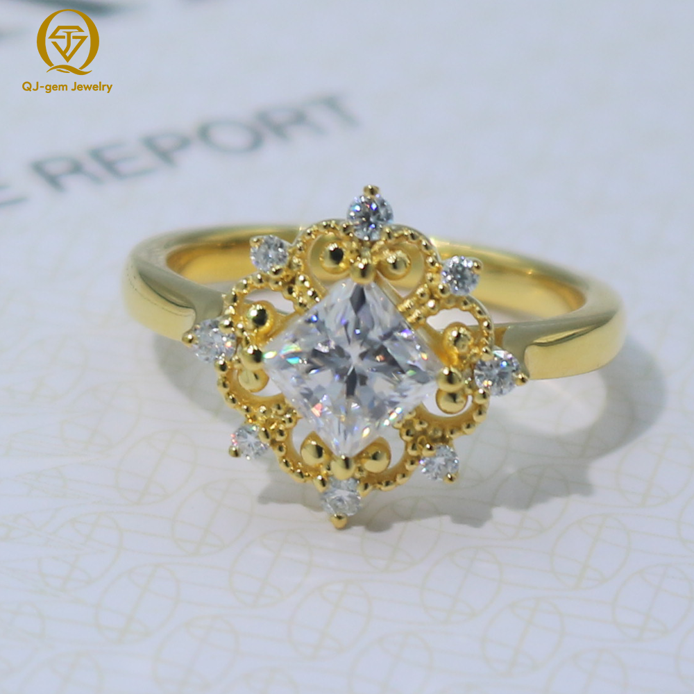 Diamant de couleur or/blanc D