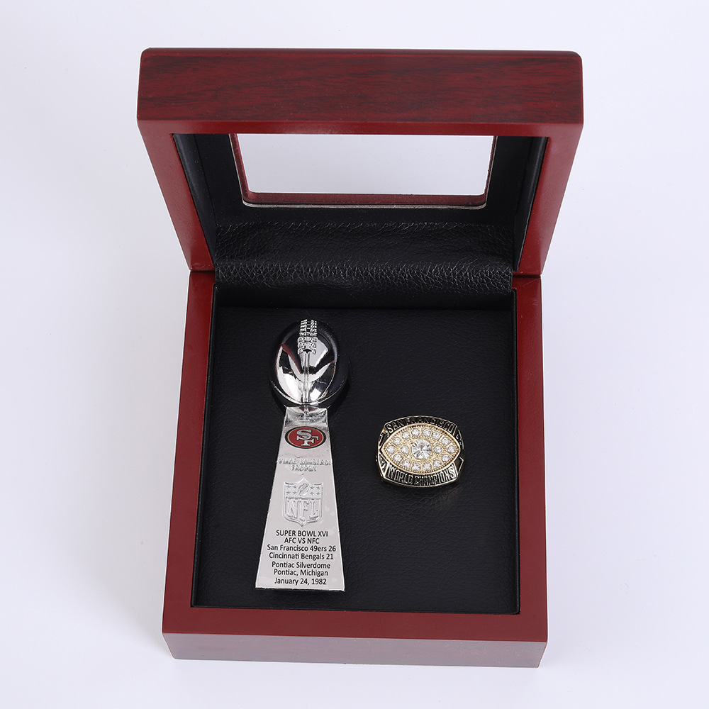 1981 ring + trophy+box