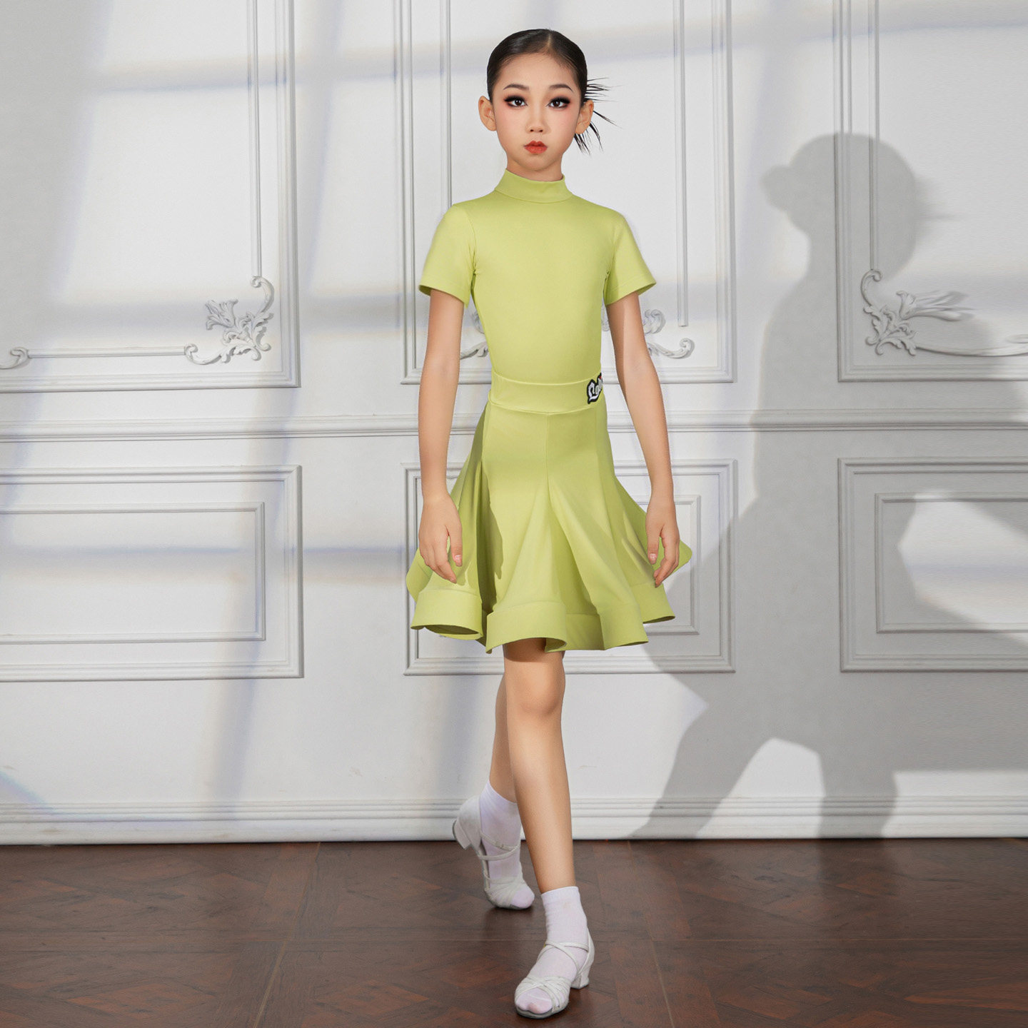 Short-sleeved tender leaf green-nude skin-friendly