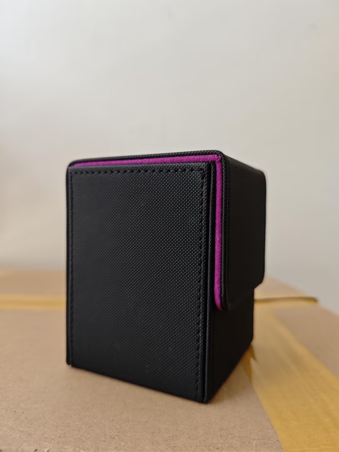 Black-purple vertical style 100