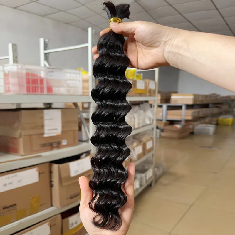 Vente en gros de cheveux indiens bruts sans trame profonde bouclée 100 cheveux humains en vrac pour le tressage