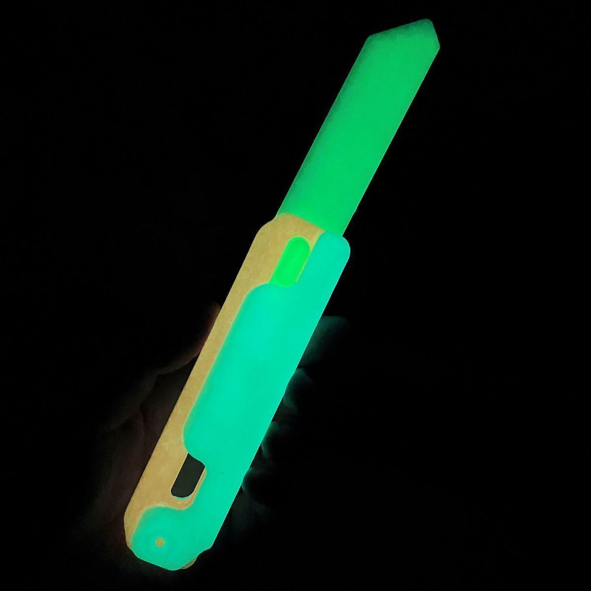 Luminous radish long knife