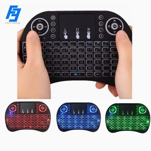 Fábrica más barata i8 PRO 7 Color retroiluminada mini teclado inalámbrico 2,4G Control remoto USB de la caja de TV/PC/juego, etc. Con Touch Pad - Product Image 1