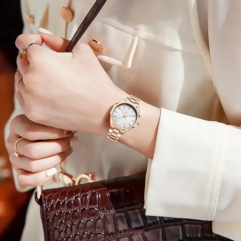 Женские часы с розовым золотом