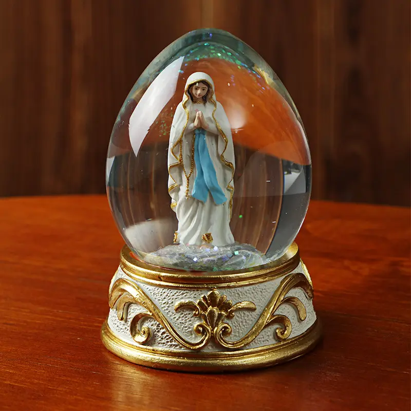 คริสมาสต์แก้วลูกโลกหิมะงานฝีมือเรซินรูปปั้น Virgin Mary พร้อมลูกบอลน้ำอะคริลิค