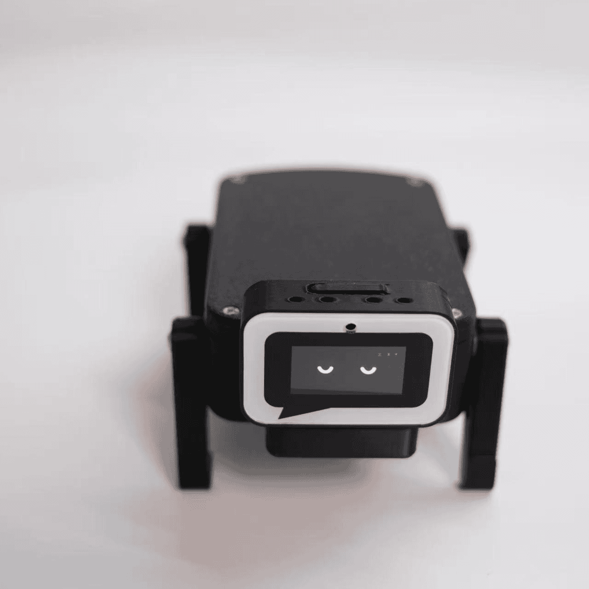 IA inteligente que acompaña el aprendizaje de programación de chat-negro