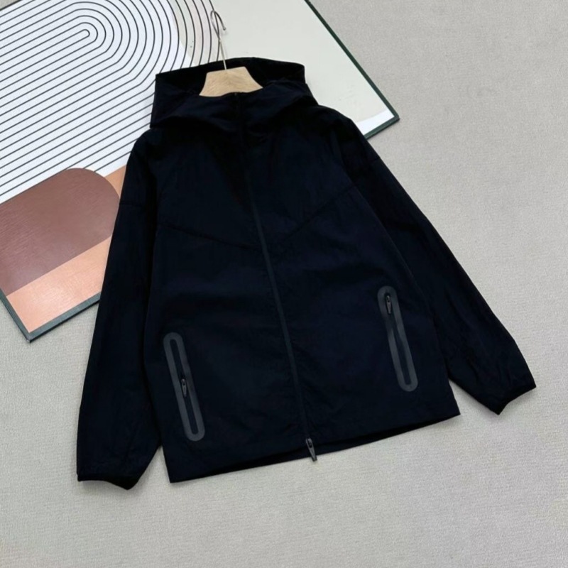 Black -hoodie