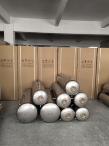 热太阳10-36管太阳能即时热水器淋浴器带泵工厂加压太阳能热水器辅助水箱