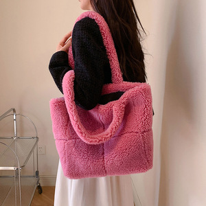 Kadın moda yumuşak büyük kapasiteli hafif kürk kabarık fermuarlı cüzdan sevimli Sherpa Tote oyuncak çanta peluş tote çanta