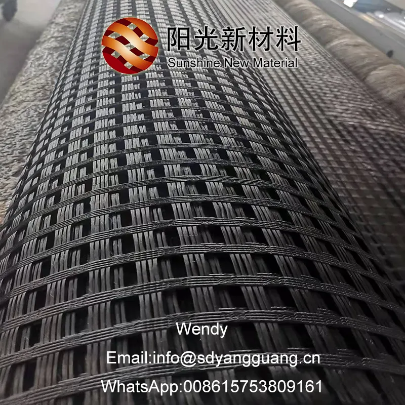 น้ำมันดินเคลือบถนนปูไฟเบอร์กลาส Geogrid ยางมะตอยเสริมแรง