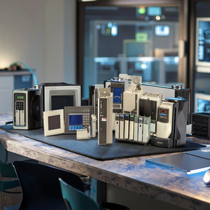 Nuovissimo servomotore di controllo industriale e <span class=keywords><strong>PLC</strong></span> <span class=keywords><strong>HMI</strong></span> originali PAC & controller dedicati 2711-T10G9