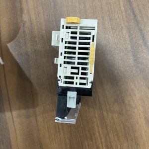 Orijinal yeni stok PLC modülü CJ serisi yüksek fonksiyonlu I/O ünitesi CJ1W-DA08V dijital Analog giriş/çıkış modülü RS485 iletişim