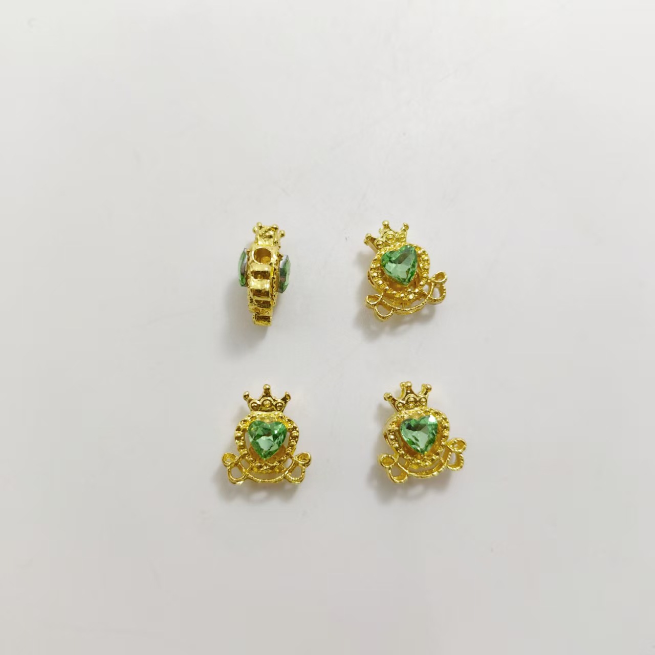 Gold-plated green diamond
