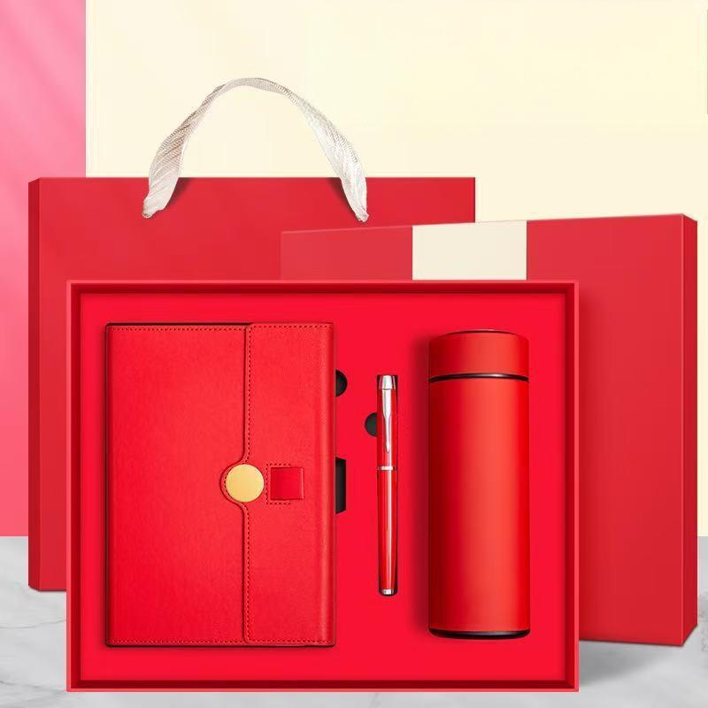 Three-piece set of red cups
