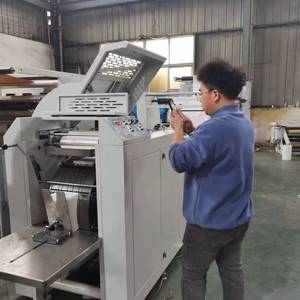 Full <strong>Automatic</strong> Sheet Feeding Paper Bag <strong>Handle</strong> <strong>Making</strong> <strong>Machine</strong> Paper Shopping Bag <strong>Making</strong> <strong>Machine</strong> with <strong>Handles</strong> - Product Image 3