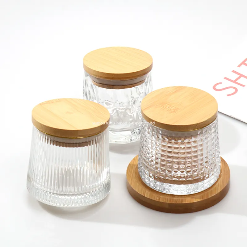 Barattoli di candela in vetro di lusso con bordo dorato in rilievo da 5 once in stile unico all'ingrosso con coperchio in bambù