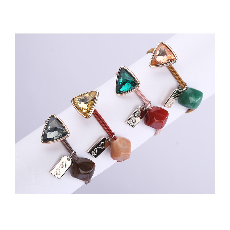 Zircon triangulaire