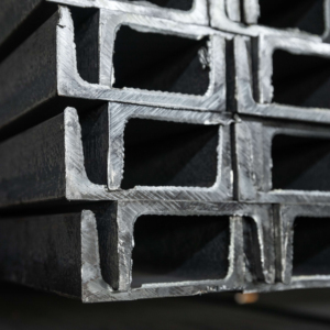Q235เหล็กขึ้นรูปเย็นรีดร้อน/Q345/SS400ส่วนส่วน U/C รูปช่อง purlins เชื่อมตัดแบบกำหนดเอง - Product Image 2
