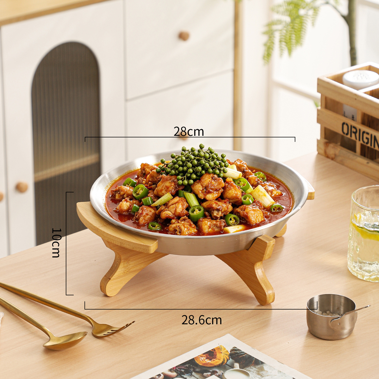 Medium-sized stainless steel tray with bamboo stand (silver)