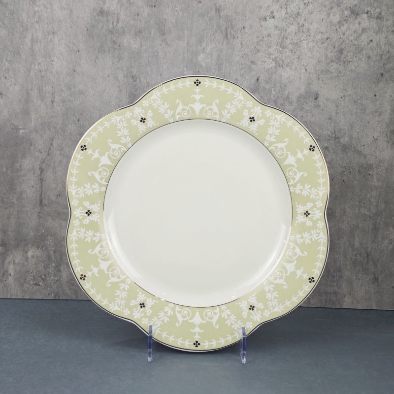 24PCS Porcelain Tableware Set New European Style New Bone China Plate Bowl with Golden Rim 4