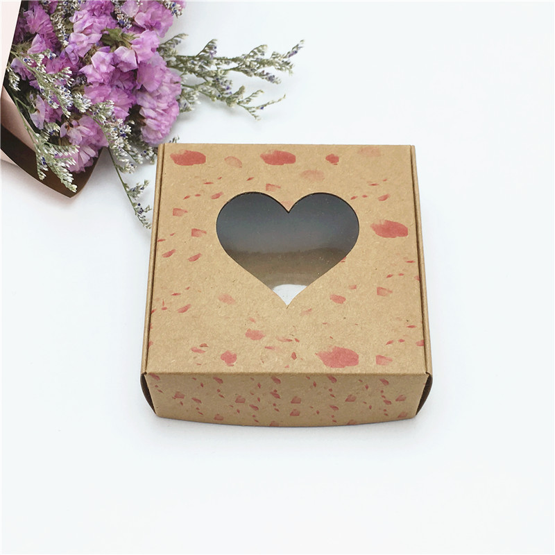 Pétalos de corazón de papel kraft