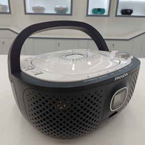 便携式光盘播放器音箱，带调频收音机USB辅助输入和耳机插孔输出声音扬声器和音频播放器黑色 - Product Image 4
