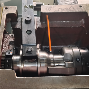 Máquina de torno suizo CNC de 5 ejes, con grandes funciones, mecanizado - Product Image 3