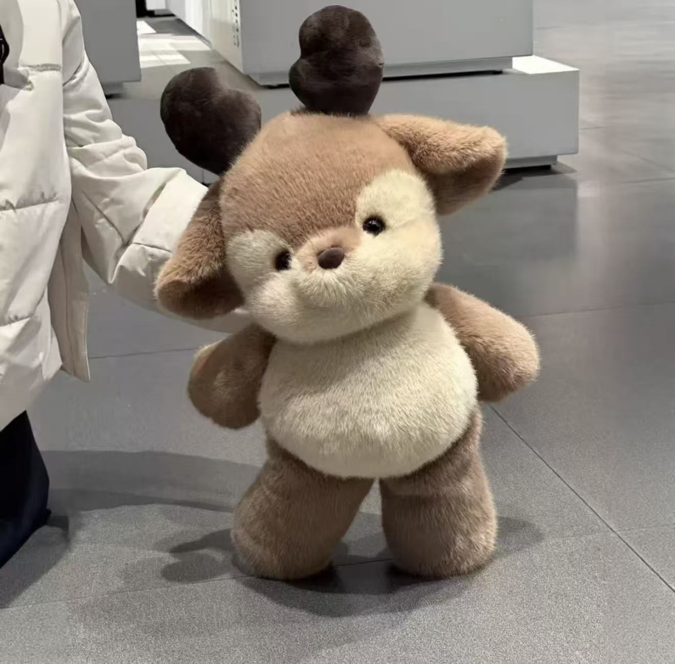 Running little deer uni-coffee color