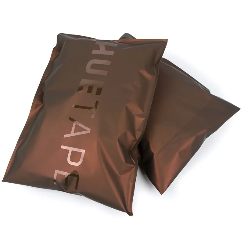 Sacchetto postale di spedizione per imballaggio in polietilene con sigillo autoadesivo forte in plastica marrone lucida stampata personalizzata riflettente per abbigliamento