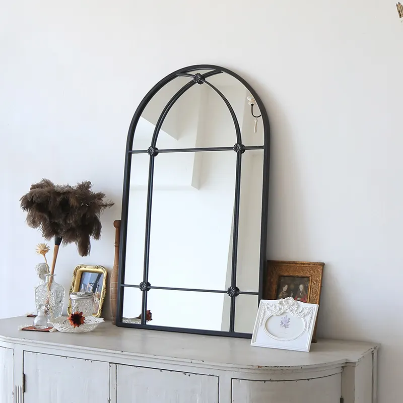 La migliore vendita grande specchio ad arco antico Vintage antiruggine specchio da parete da giardino specchio da giardino esterno con cornice in metallo nero