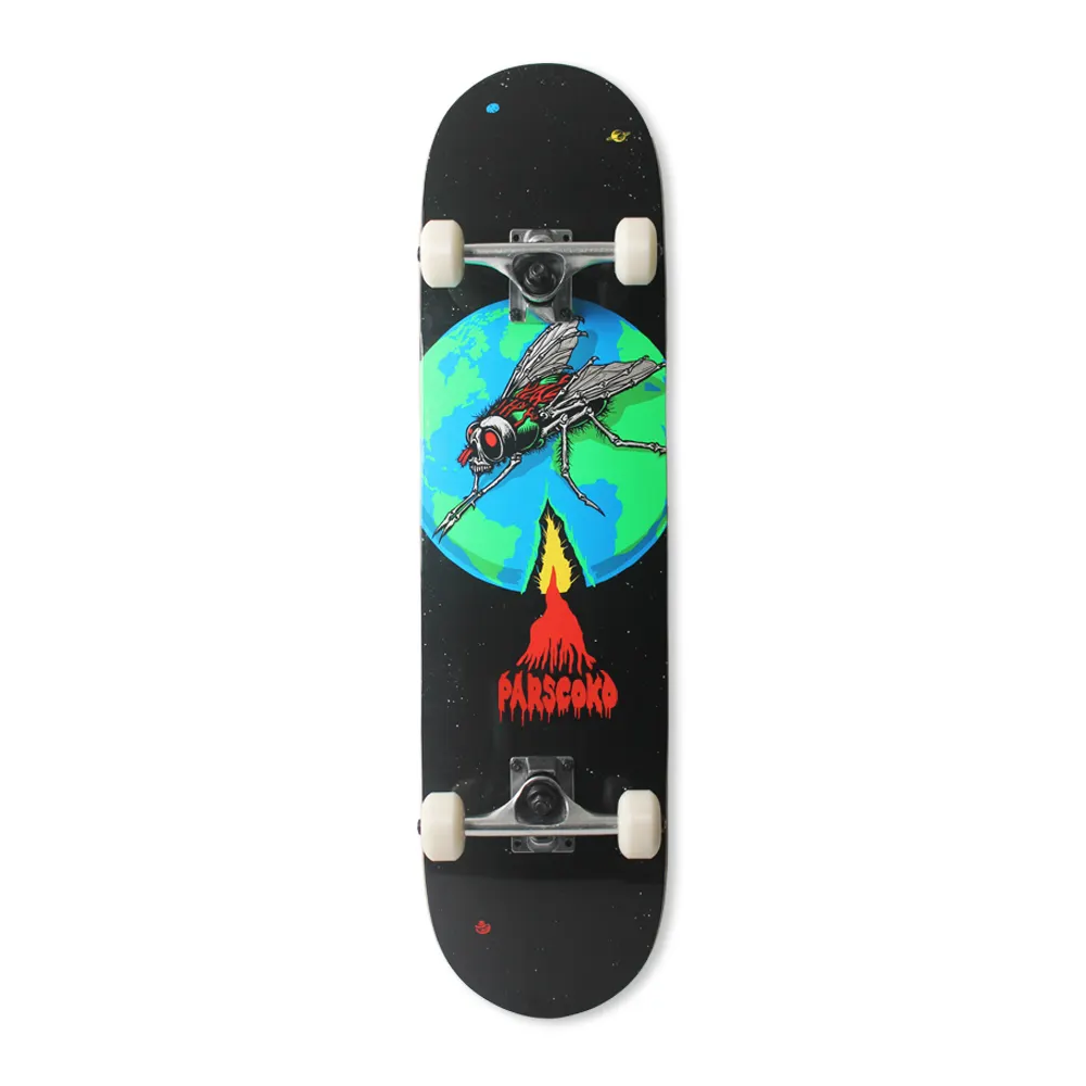 Vente en gros de skateboard personnalisé 7.75 pouces 8.0 pouces blanc 8 plis en bois d'érable skateboard complet pour les jeunes