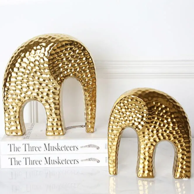 Ornement d'éléphant en céramique dorée de style oriental, bon accessoire décoratif