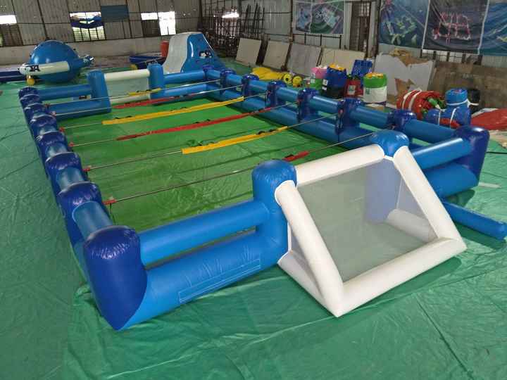 Commerciële Menselijke Tafelvoetbal Opblaasbare Slip N Glijbaan Voetbal Menselijke Tafelvoetbal Voor Teambuilding Games