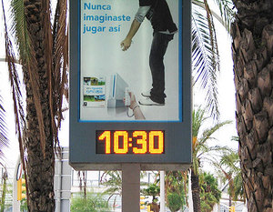 Outdoor Waterproof 16&quot; Inch Digital Led Street Clock LED Time and <strong>Temperature</strong> Signage Display Countdown Function Scoreboard - Product Image 5