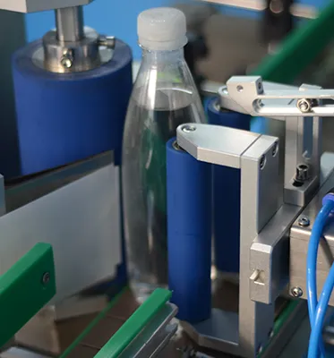 APM-L221 étiqueteuse de bouteilles rondes entièrement automatique machine à étiquettes autocollantes 2 faces étiqueteuse pour bouteilles en plastique canettes