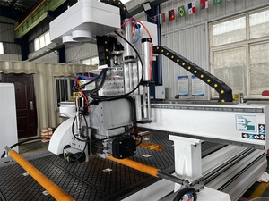 Fabricación de muebles Cambio automático de herramientas Enrutador de madera de 3 ejes Máquina enrutadora Atc Cnc con sierra - Product Image 3