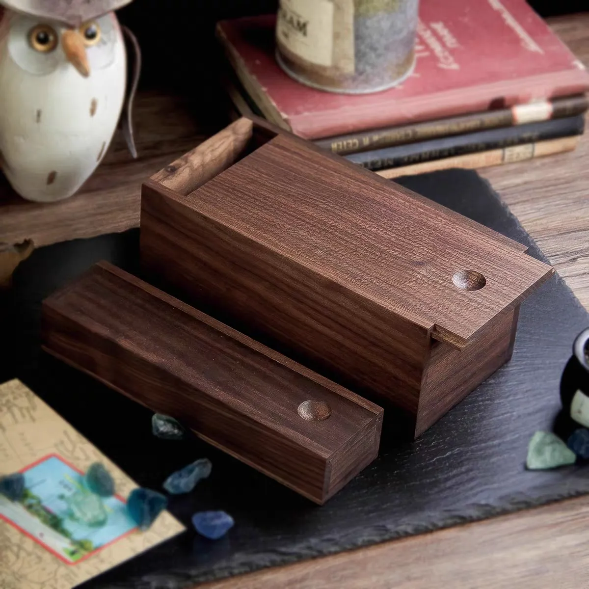 Tapa deslizante de nogal negro, caja de madera pequeña, caja pequeña de almacenamiento de escritorio, caja de madera retro de madera maciza