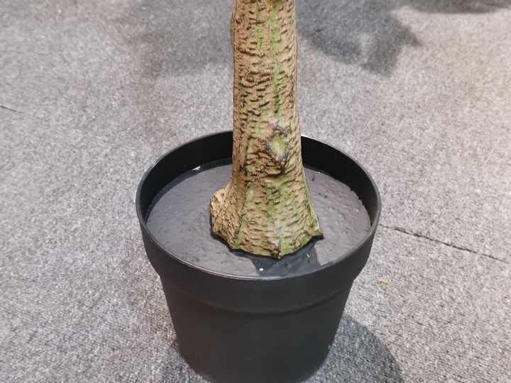 Dongguan Factory Cheap Price 120CM Tall Faux Potted Bonsai Plant Malus Spectabilis Artificial Crabapple Tree for Interior Decor